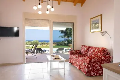 Image de Newly built property with private pool and sea view. Wheelchair accessible.