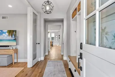 Image de Beach dream vacation waiting -a block from the beach and community pool.