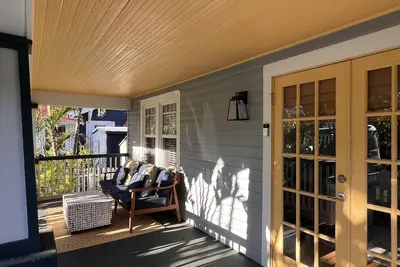 Image de St. Pete Bungalow with Amazing Yard steps from Crescent Lake!