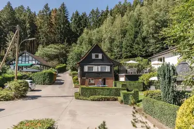 Image de Ferienhaus in Ortsrandlage mit Aussensauna und Beleuchteter GlasĂĽberdachung