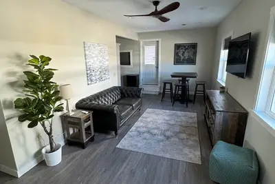 Image de 2br apt w/ laundry + parking