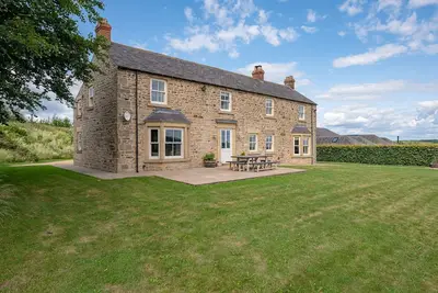Image de The Farmhouse - a house that sleeps 10 guests in 5 bedrooms