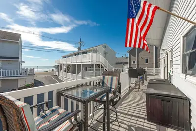 Image de Cozy York Studio w/ Ocean View, Steps to Beach!