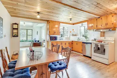 Image de Oregon Vacation Rental ~ 1\/2 Mi to Santiam River!