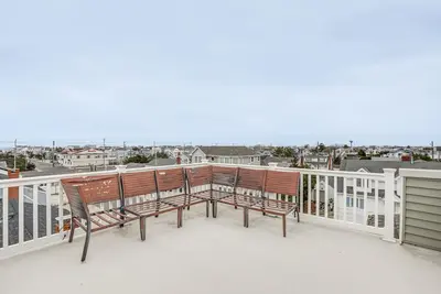 Image de Long Beach Island Townhome w/ Rooftop Deck & Grill