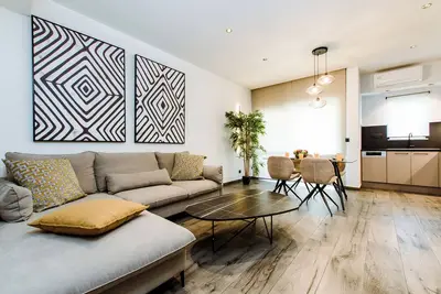 Image de King Bed Suite w/Free Parking/Fast Wi-Fi