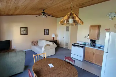 Image de #11 Thomas' Parkside Cottages, 1br Beachfront w/ Huron views, Downtown location