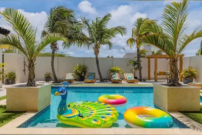 Brand New Spacious 5br Villa w\/Large Private Pool