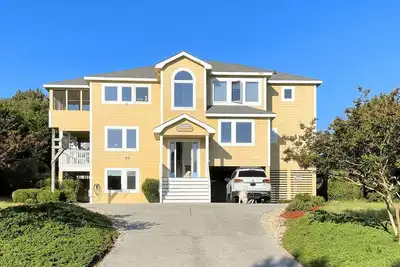 Image de Sunset Views! 5 Bed, 4. 1 Bath, Pool, hot tub, game room! Dogs Allowed