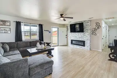 Image de New Mexico Smart Home w/ Private Yard & Grill