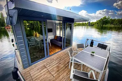 Image de Bateau 'Cosy Hannah Führerscheinfrei' avec terrasse privée