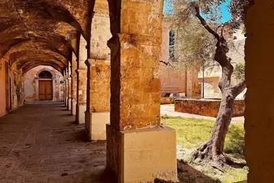 Image de Place Roussos - À côté de la place Splantzia - 2bd 2ba