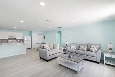 Image de Sandpiper Suite- Cute 2br Fenced Yard Pet Friendly