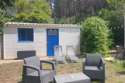 Image de Chalet 2 personnes dans la pinède entre Aix et Marseille avec jacuzzi