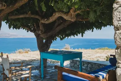Image de Karavos View - A unique artists' hideaway Paradise