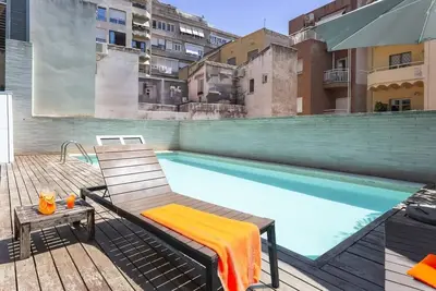 Image de 3br avec terrasse et piscine pour 8 personnes