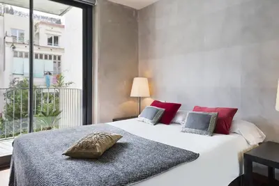 Image de Sarrià-Sant Gervasi apt. exécutif avec balcon