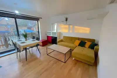 Image de Ground Floor apartment 2 min walk from Hounslow West Train Station