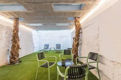 Image de Loft industriel avec terrasse privée à Sant Gervasi pour 5