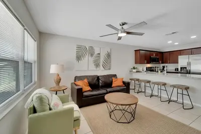 Image de Newly Renovated Condo in Apollo Beach!