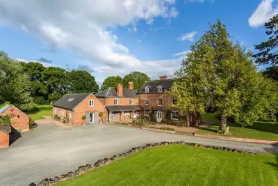 Image de Monnington House & Cottages 12 bedrooms 12 bathrooms Great for groups