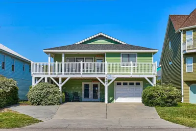Image de ⛱️Melanie Jane's Getaway: Only 1 Block to Beach, Pet Friendly, Decks⛱️