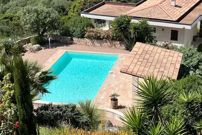 Image de Studio \"Giovanna\" avec piscine & vue sur la baie d'Ajaccio