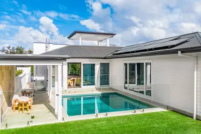 Image de Aquarium House - with direct beach access & pool