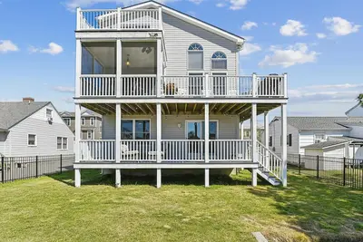 Image de Bayside Retreat in Bethany Beach: Short Walk to Beach, Sleeps 13, Water Views!