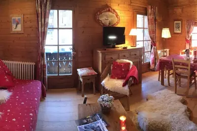 Image de Wifi, 150m du centre station, 1er étage, balcon, cheminée ou poêle à bois, parking, télévision