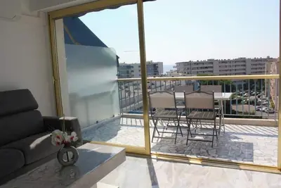 Image de Agréable T2 climatisé, accès piscine privée, avec ascenseur