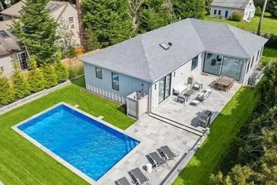 Image de Brand New Hampton Bays Home, Modern Design, Private Pool, Perfect for Families