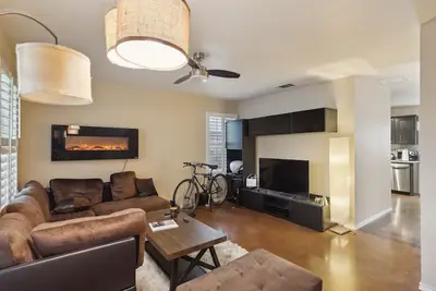 Image de Prime Central East Austin Home, Walk to East 6th St