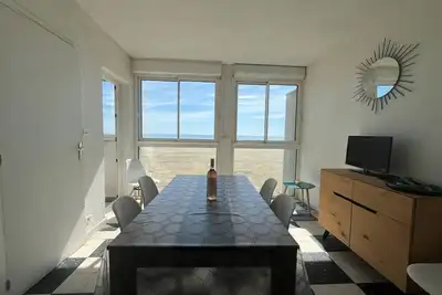 Image de Appartement spacieux en face de la mer