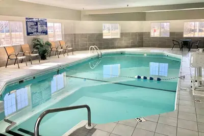 Image de Maximum Comfort and Convenience! Free Parking, Pet-friendly, Indoor Pool!