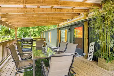 Image de Nancy Cabin w\/ Fire Pit Near Lake Cumberland!