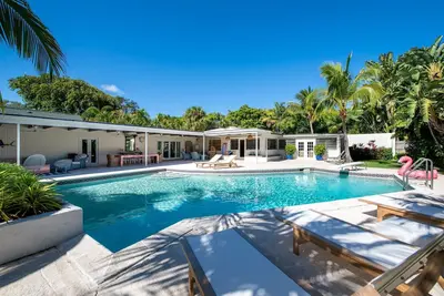 Image de The Grand Palm Château - Luxury Family Home | Pool