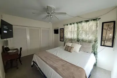 Image de Urban Retreat at Crescent Lk