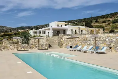Image de Outstanding New Villa With A Great Pool Area And Breathtaking Sea View