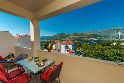 Image de Apartments Meri & Karla - Two Bedroom Apartment with Balcony and Bridge View