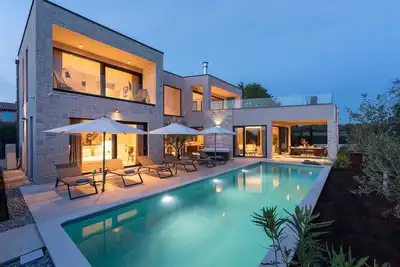 Image de Luxury and stylish 4 Bd villa for up to 7 guests with heated pool and jacuzzi