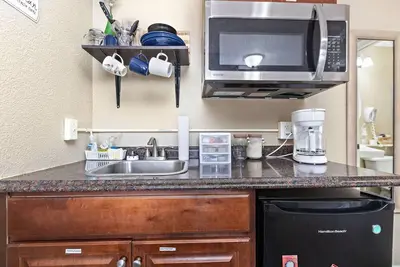 Image de Private and cozy apartment in small town Kansas!