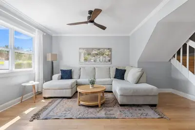 Image de Great Location! 3br Townhome in Mt. Pleasant