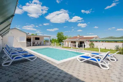 Image de Superbe maison Ă Pozla Gora