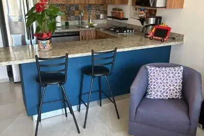 Image de Beautiful Condo with view of the city, mountain & partial Oceanview.