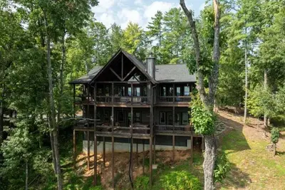 Image de Rocky Ridge Escape - Panoramic Mountain Views | Hot Tub | Outdoor Fireplace