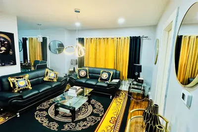 Image de Newly Beautiful  renovated first floor apartment getaway