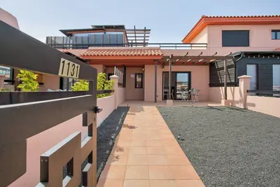 Image de Maison de vacances \"Villa Norteventura\" avec vue sur les montagnes, piscine partagée et Wi-Fi