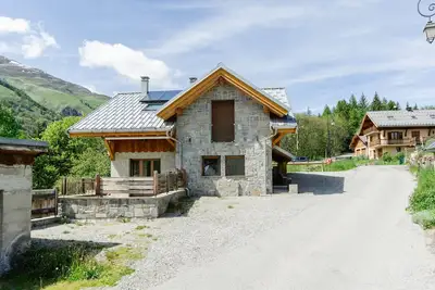 Chalet 'Lamartine' avec vue sur les montagnes, terrasse privée et Wi-Fi