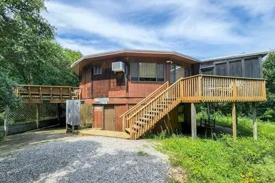 Image de The Round House! Adorable 2 bed, 2 baths, walk to beach